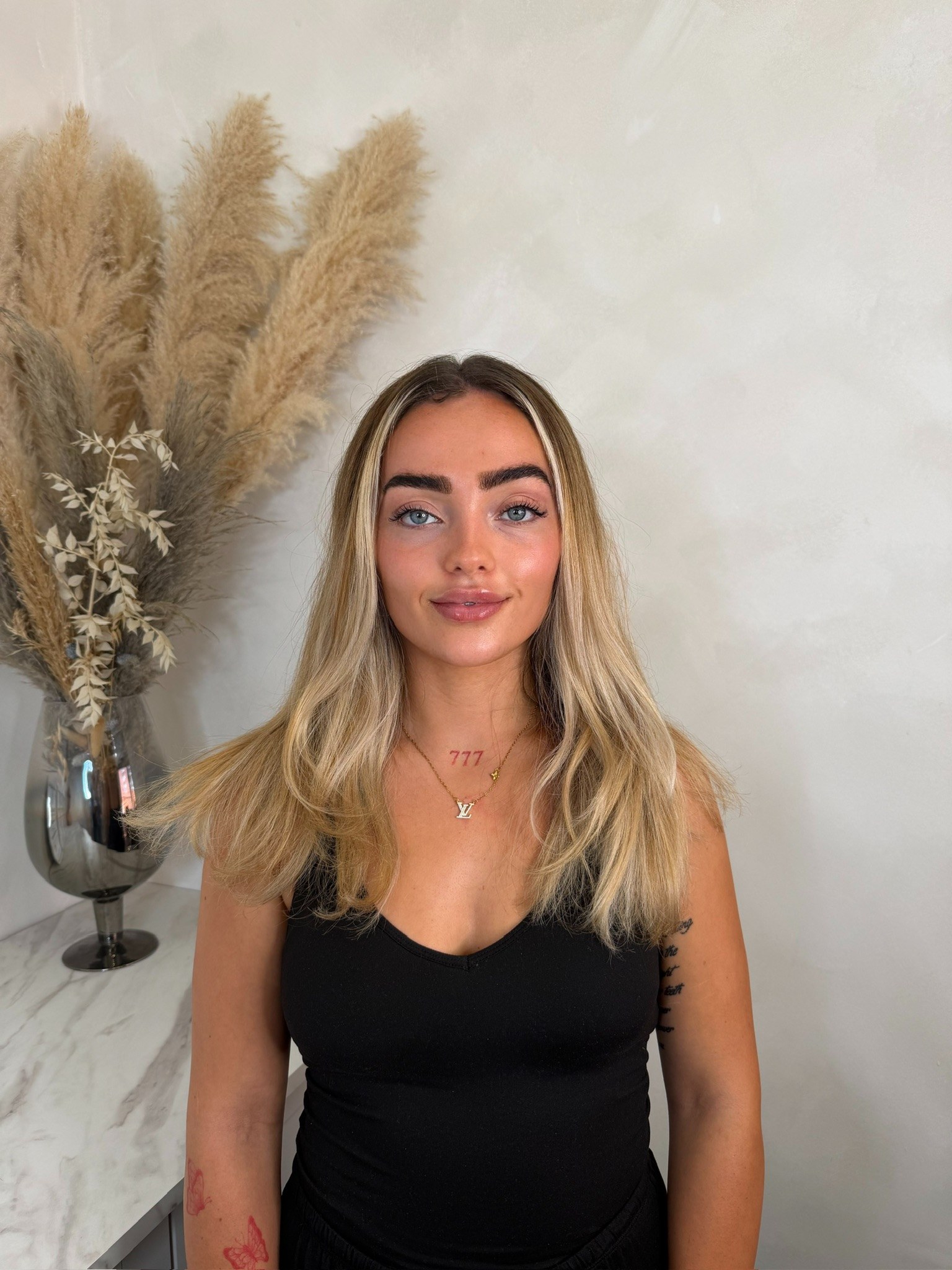 Before Maison Vellor extensions, natural length